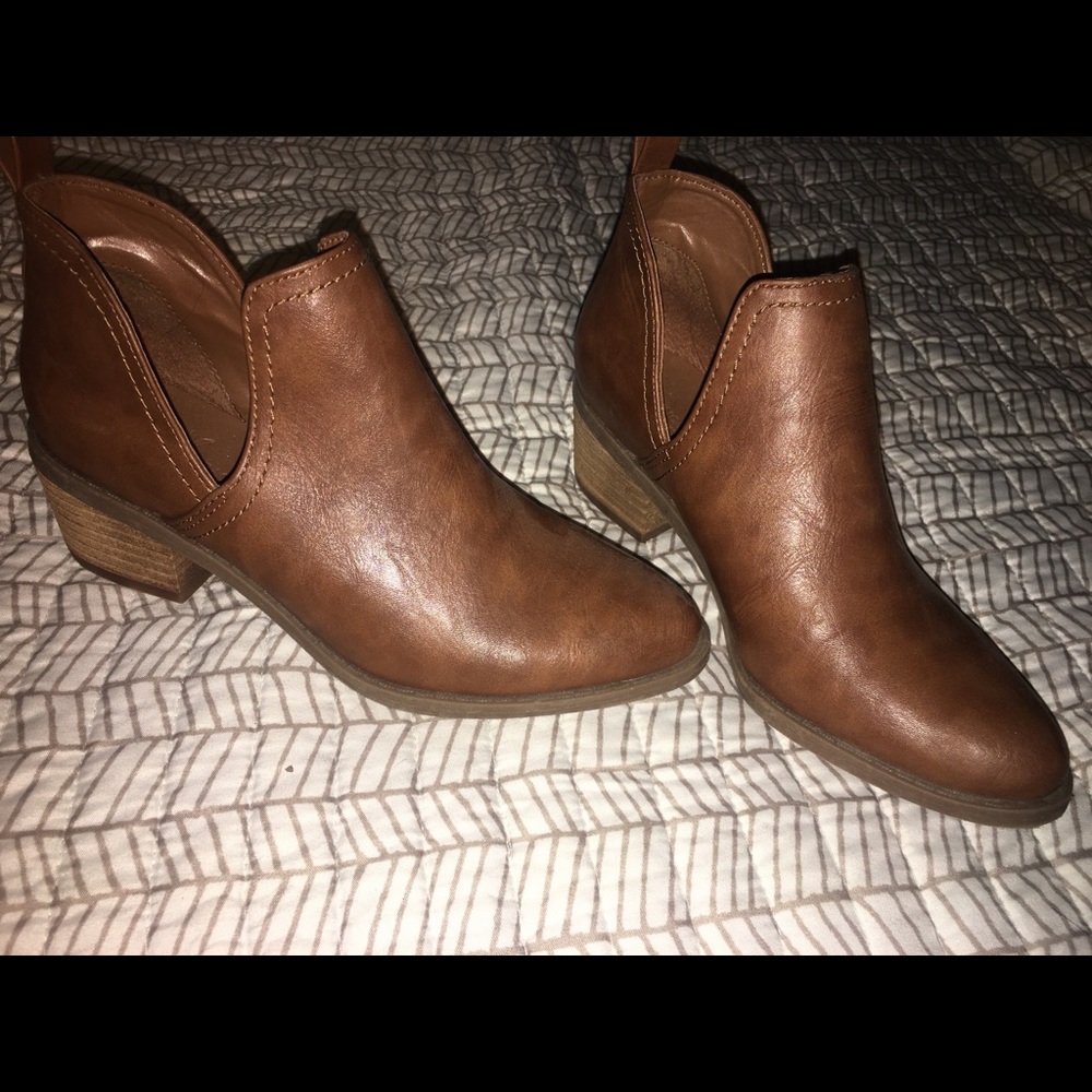 American Eagle Booties